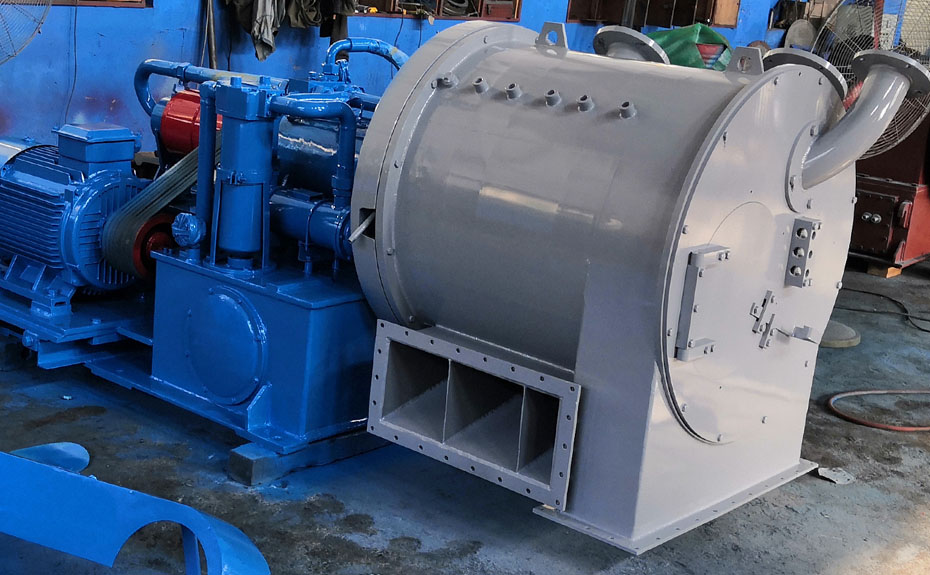 HR630雙級活塞推料離心機(jī)主機(jī)